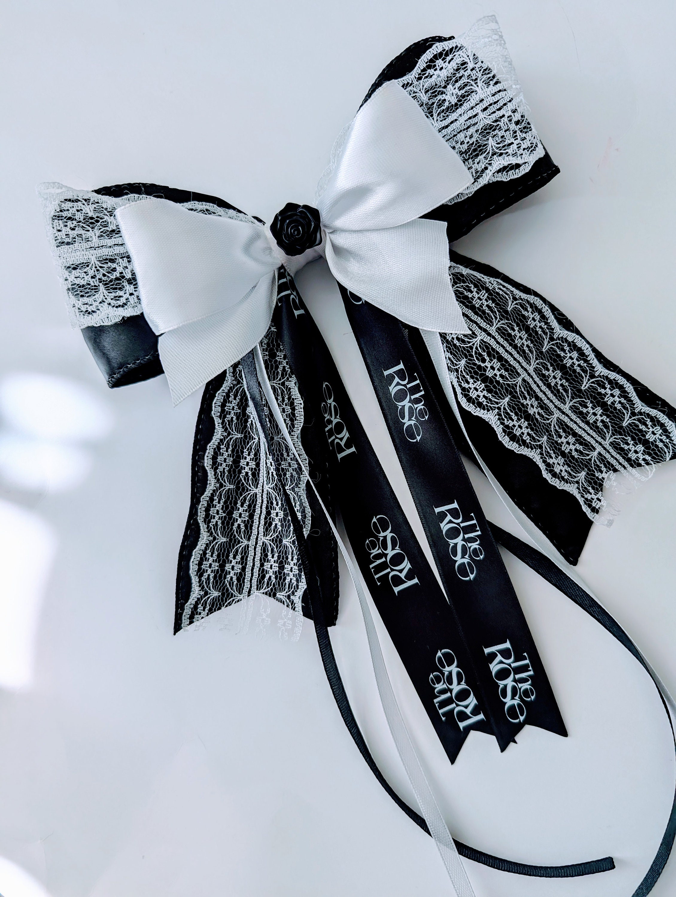 The Rose inspired kpop lightstick bow
