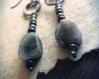 Watermelon tourmaline slab earrings, Bicolor green pink gemstone Rounds Forged rings Copper wire Hypoallergenic niobium