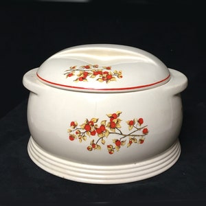 Vintage Covered Casserole, Universal Cambridge Pottery, Bittersweet Pattern Lidded Casserole,40s Bittersweet Bean Pot, 2 1/2 Quart Casserole