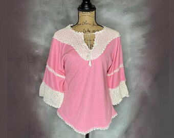 70's Pink Knit Peasant Top with White Crochet Lace Accents, Medium