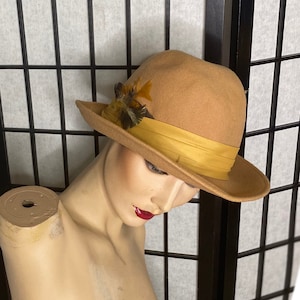 70&#39;s Beige Wool Felt Brimmed Hat, Evelyn Varon Exclusive, Geo W Bollman & Co