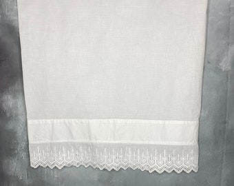 60's White Cotton Pillowcase with Eyelet Hem