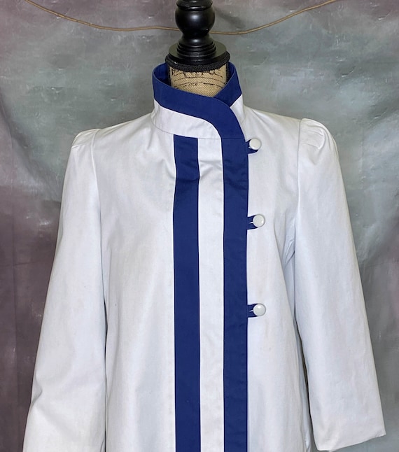70's Mod Raincoat, White Blue Raincoat, Knee Leng… - image 3