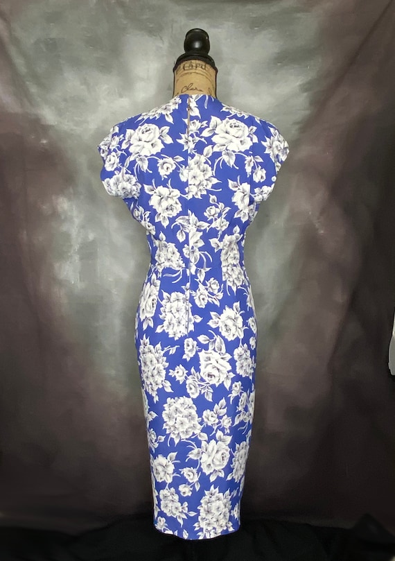 60's Blue Floral Hourglass Midi Dress, Small - image 5