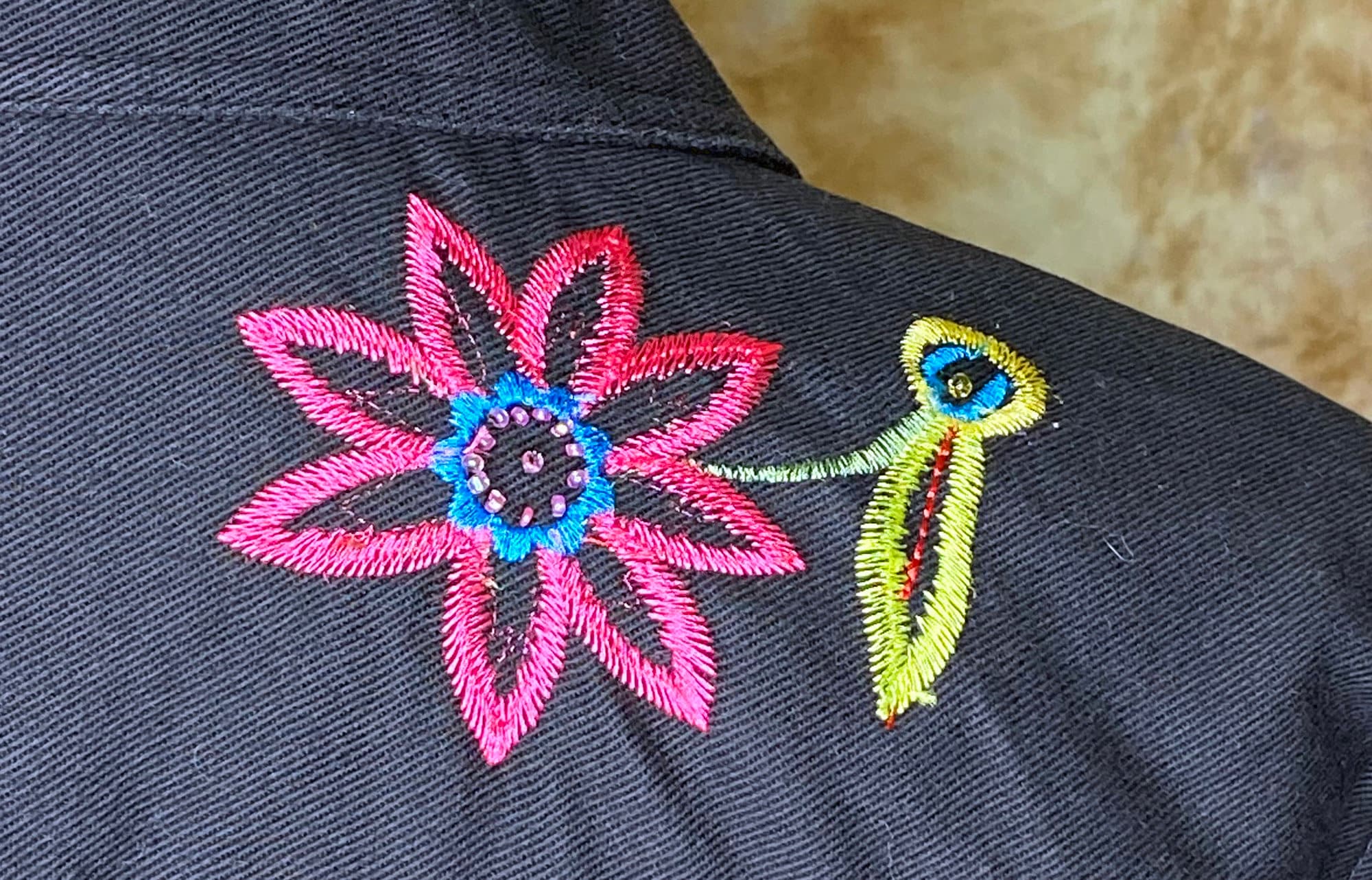 レディース刺繍入りブラックジャケット、刺繍入りブラックコットン 