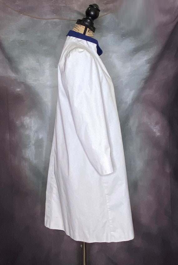 70's Mod Raincoat, White Blue Raincoat, Knee Leng… - image 5