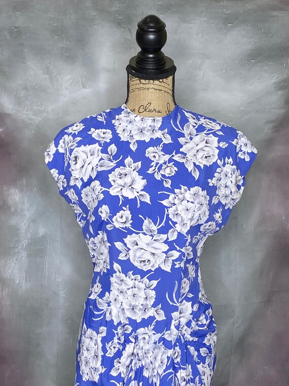 60's Blue Floral Hourglass Midi Dress, Small - image 6