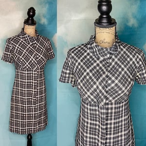 70's Plaid Dress, Vintage Black and White Plaid Dress, Short Sleeve Plaid Dress, Above Knee Dress, Zip Front Dress, Stanton Jrs. X Small