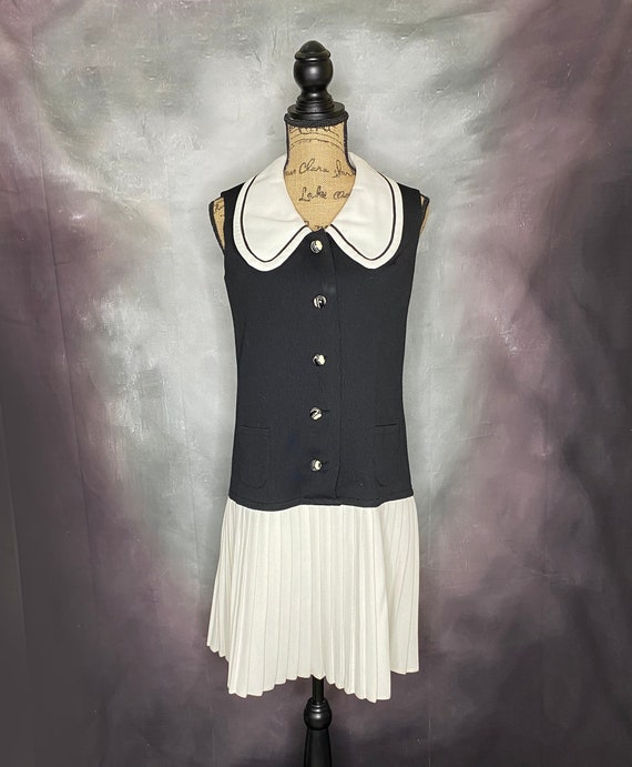 70's Black and White Drop Waist Dress With Pleate… - image 2