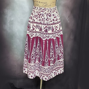 70&#39;s Cotton Paisley Peasant Midi Skirt in Burgundy and White, Small/Medium