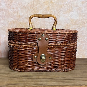 60&#39;s Wicker Box Purse, Vintage Wicker Box Purse, Wicker Handbag, Wicker Picnic Basket, Wicker and Leather Box Purse, Red Gingham Lined Purse