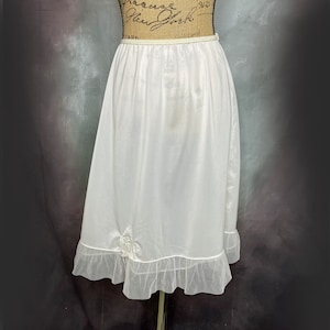 60&#39;s Mojud Half Slip in White Nylon, Small/Medium