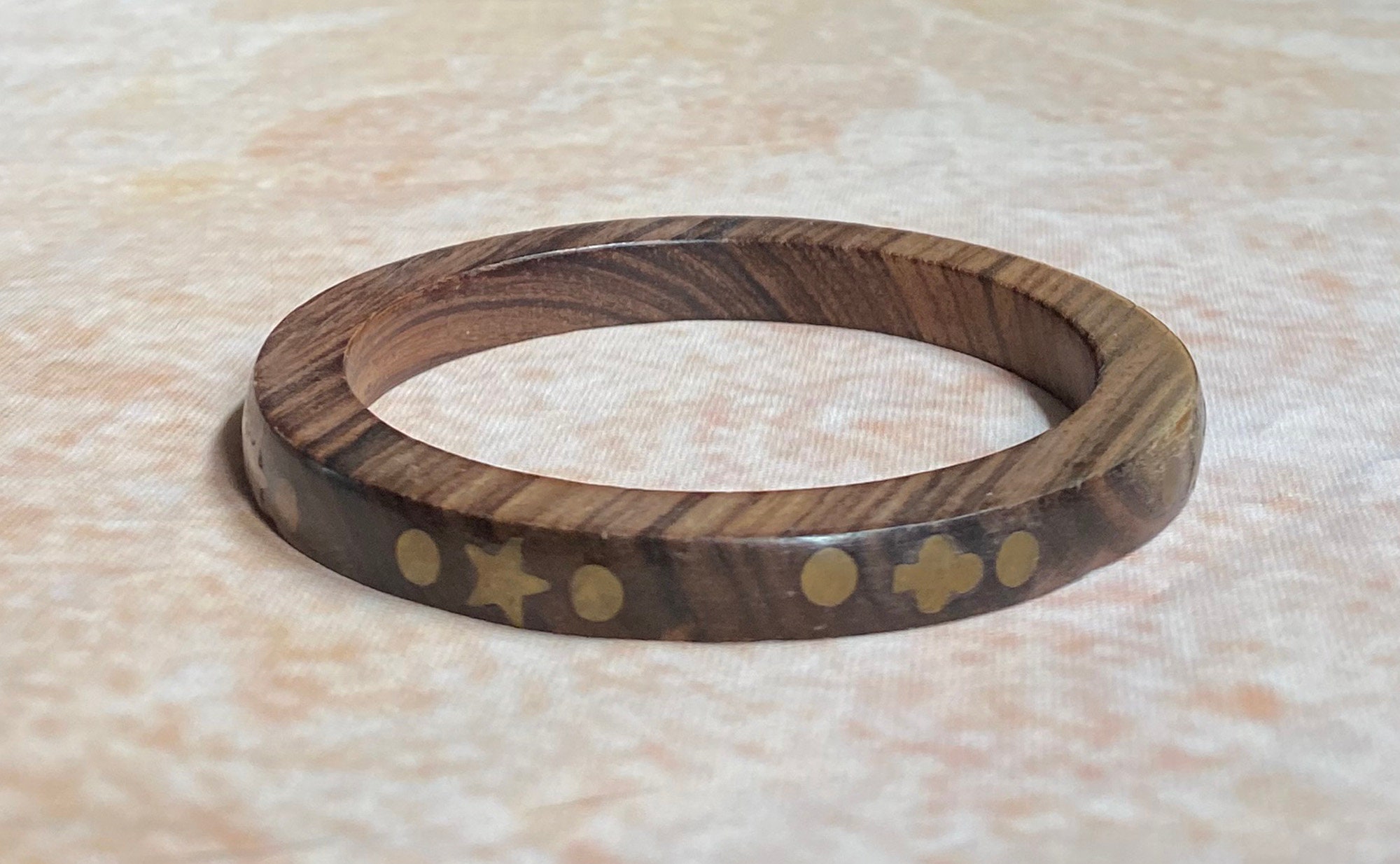 WOOD BANGLE 145T ウッドバングル 80's Wood Bangle With Inlaid Gold Stars and Clovers - Etsy