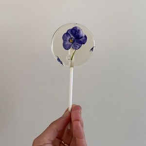 WORK OF ART: Handgemaakte eetbare bloemenlollies 6 cm, uniek bedankje voor trouwdag, henna, verjaardag, bridal shower, babyshower, gift afbeelding 2