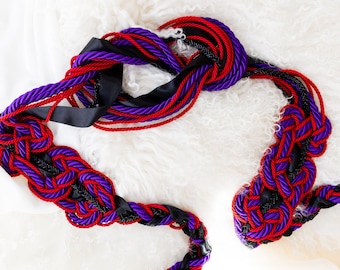 Handfasting koord - 'bind je eigen' knoop, gotisch alternatief koord, aanpasbaar trouwkoord in paars/rood koord met kant en kraalversiering