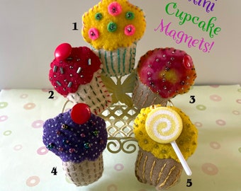 Mini Cupcake Magnets / Quilty Crafts / Party Favors / OOAK / Novelty / Small Gift / Folk Art