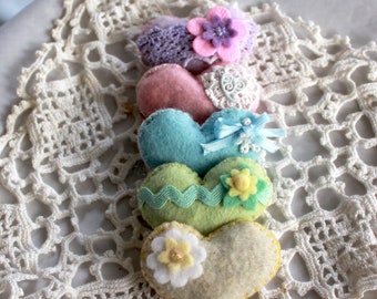 Felt Love Tokens / Anytime Valentine Hearts / Tiny Embroidered  / Set of 5