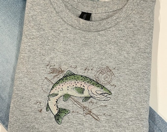 Broderad t-shirt med regnbågsöring: Gåva för naturälskare