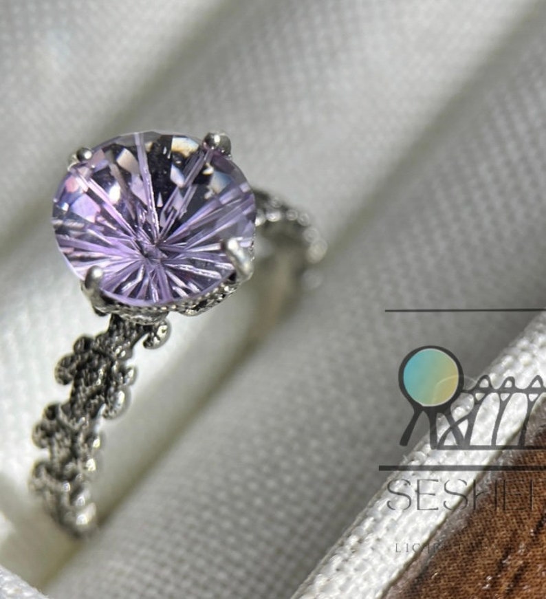 Bague améthyste ronde de créateur artistique avec pierres précieuses de taille fantaisie en argent sterling 925, violet, cadeau pour bague de fiançailles réglable vintage Coffret image 1