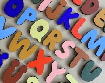 Letras decorativas de madera de colores – Burbujas