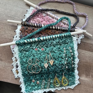 Crochet earring holder / jewelry wall hanging / handmade / 8 color options
