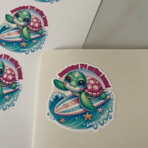 Stickers pour carte postale de voyage terminée | Kawaii tortue de mer TPC surf Accueil | Autocollants de publipostage pour enveloppes de 1,5 po ou 2 po.