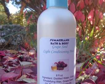 8 fl oz Grape Seed Vegan Light Conditioning Mist with quinoa protein and vitamin B5