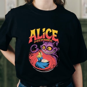 Koszulka Alicja w Krainie Czarów, Unisex Heavy Cotton Tee, Koszulka Fantasy, Fantastyczna Odzież, Prezent dla Miłośników Literatury, Swobodny Letni Ubiór