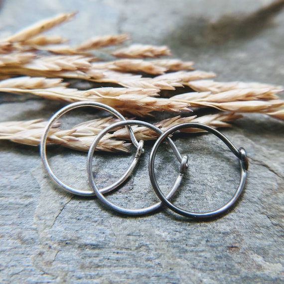 Thinnest gauge nose ring top