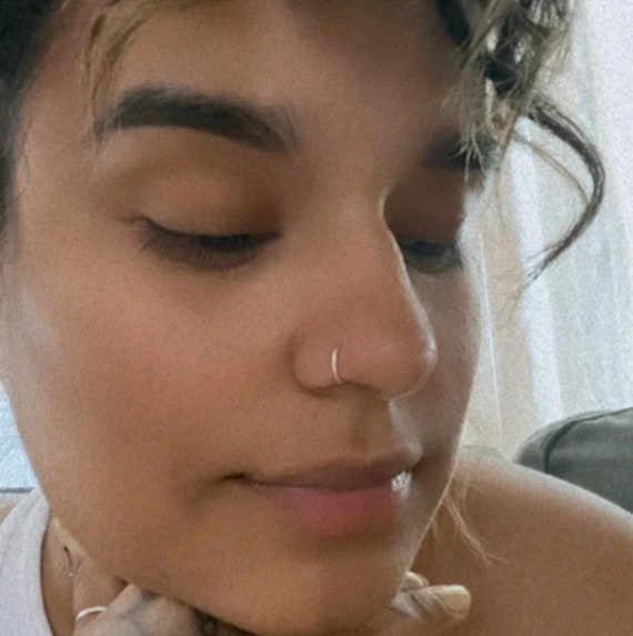 Nose ring clearance for oval face