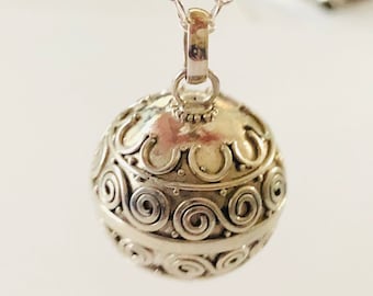 Colgante de plata de ley de 16 mm con bola de embarazo, campanilla musical, campanilla de ángel, colgante de cadena de 16" a 36" (55)