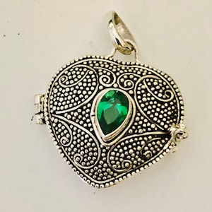 Green Quartz (sub for Emerald May birthstone) Sterling silver heart locket keepsake pendant with Chain Necklace PL6