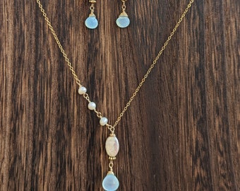 Mother of Pearl & Chalcedony Necklace and Earring Set