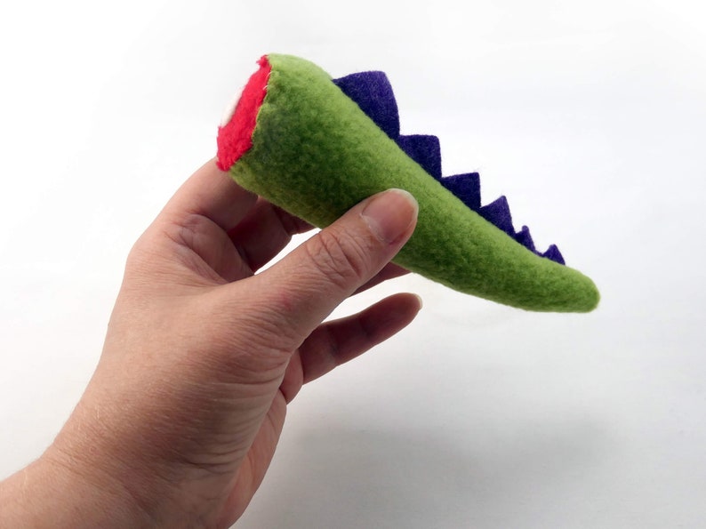 Severed Dragon Tail Cat Toy image 3