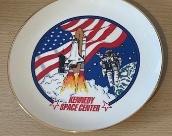 Vintage Kennedy Space Center Souvenir Plate - USA - NASA - Retro