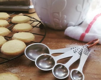 beehive midcentury flower measuring scoops pewter measure spoon set metal tablespoons teaspoons kitchenware gift cooks baking cooking