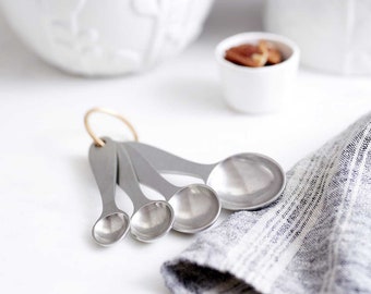 beehive pewter metal measuring tablespoon teaspoon spoon set on brass ring made in usa, cottagecore