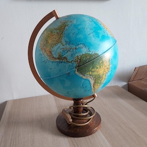 Dekorativer beleuchteter Weltglobus im Vintage-Stil – Marke GLOBES TARIDE FR