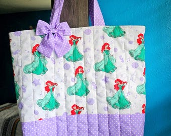 Bolso de mano acolchado, bolso de la princesa Ariel de Disney con lazo, bolso de mano suave y mullido, regalo para ella.