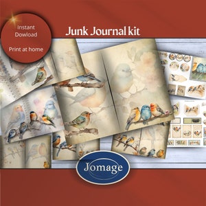 Op de afbeelding: Junk Journal-kit met een aquarelontwerp met vogels op takken. De kit bevat verschillende papieren, labels en versieringen. De tekst "Junk Journal kit" en "Jomage" is zichtbaar op de afbeelding.