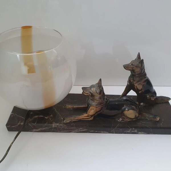 Ancienne lampe de chevet deux chiens en régule sur socle en marbre
