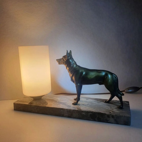 Lampe de chevet ancienne chien sur marbre