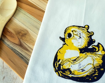 Vintage Duck Squeaky Toy Dish Towel – Retro Pop Art Kitchen Decor