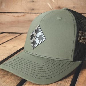 4th Infantry Division Brushed Metal Appearance Badge Hat - Officially Licensed U.S. Army