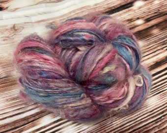 AURA Handspun Wool Yarn Cotswold Fleecespun 94yds 3.9oz 6-8wpi aspenmoonarts knitting artyarn lockspun