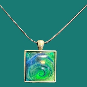 10007 Unique Petri Necklace