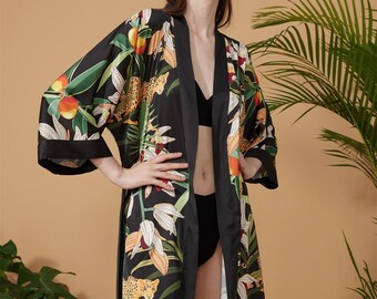Kimono in raso nero con stampa floreale, accappatoio boho da spiaggia per donna, accappatoio leggero da damigella d'onore, regalo di nozze per lei, regalo di anniversario