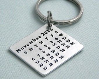Little Aluminum Calendar Key Ring - Anniversary Gift - Wedding Gift - Mark the Date - Special Day