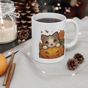 Schattige kat cartoon koffiemok, kattenmok, kat op een pompoen, lantaarn, Halloween, kat cartoon, herfst, schattige emote, kat op een pompoen