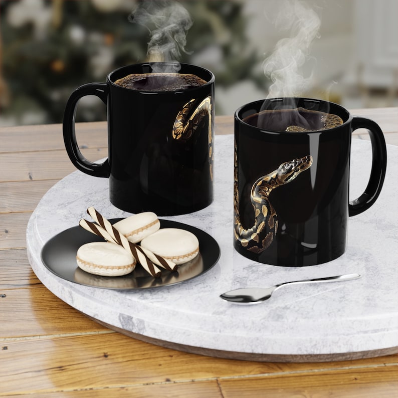 Python schwarz Kaffeetasse, Python Geschenk Idee, Geschenk für Schlangenliebhaber, Schlange, Schlangenliebhaber, Python-Liebhaber, Bild 1